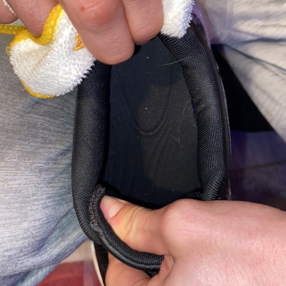 Shoes - Picture 3 of 4